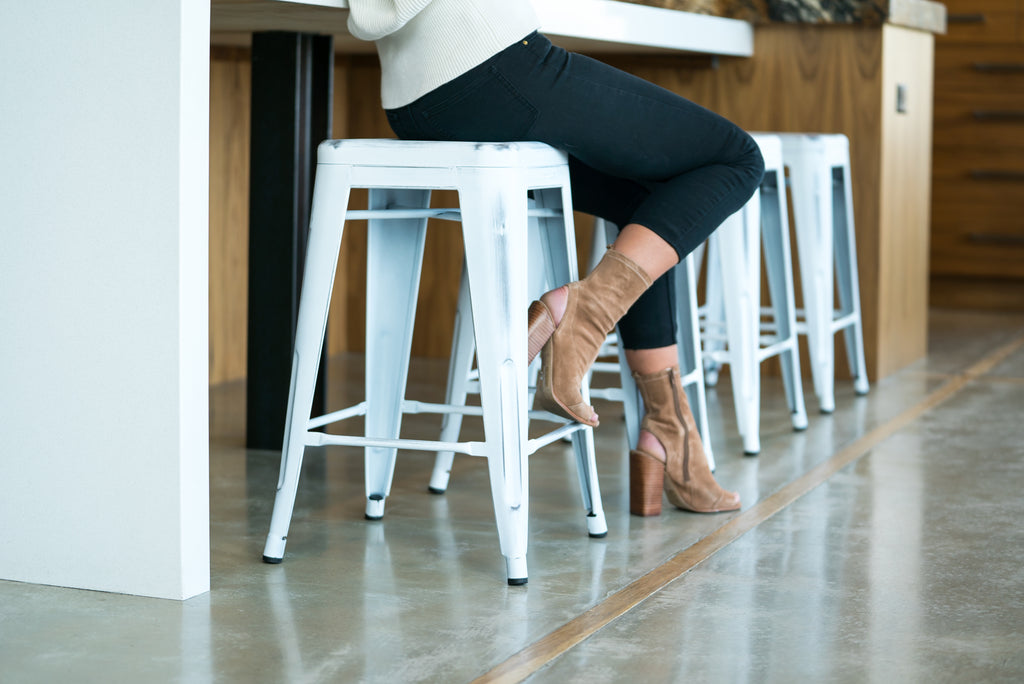 24" Steel Counter Height Stool | White Distressed | Set of Four (643710993554)